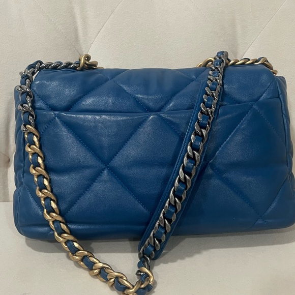 CHANEL Blue Flap 19 Quilted Lambskin Bag with Gold Hardware - Picture 8 of 13